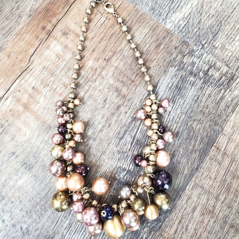 Multi-pearl neutral necklace